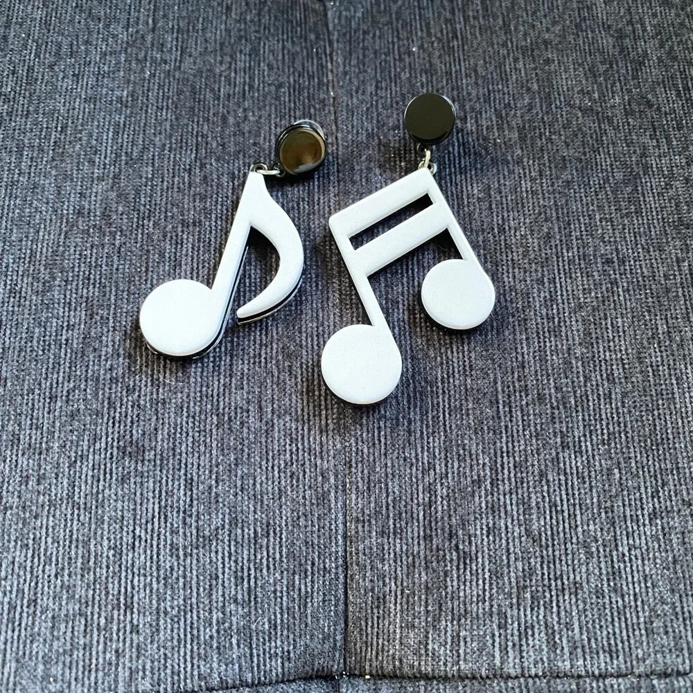 Music Note Earrings 🎼 black  and white musician piano earrings